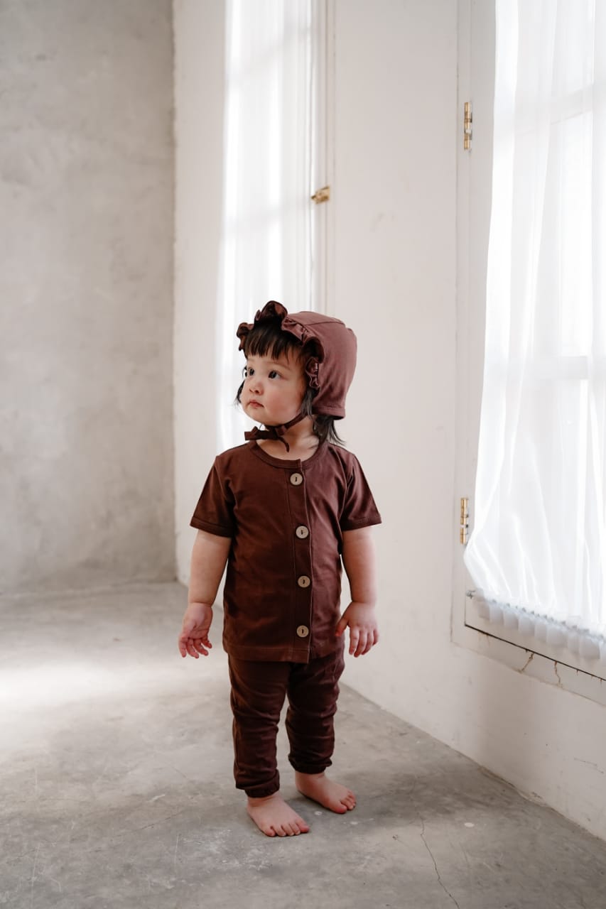 Cappuccino Baby Ruffle Bonnet