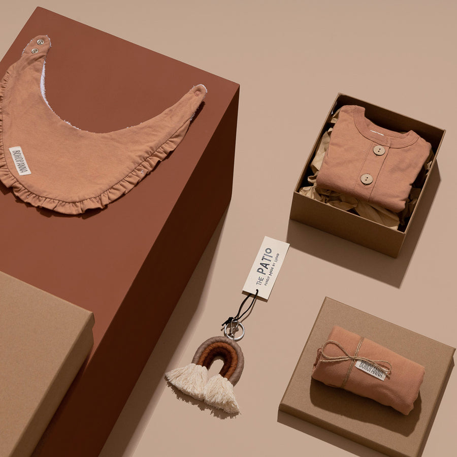 CLAY - SMALL CARDBOARD - UNISEX (Size 0-6 months)
